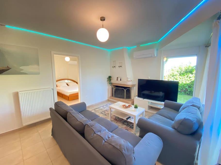 Cozy 2 Room Apartment With Garden Near Athens Air-Port Артеміда Екстер'єр фото