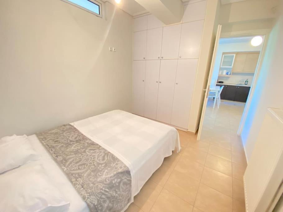 Cozy 2 Room Apartment With Garden Near Athens Air-Port Артеміда Екстер'єр фото