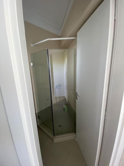 Cozy 2 Room Apartment With Garden Near Athens Air-Port Артеміда Екстер'єр фото